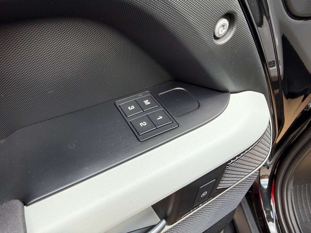 2023 LAND ROVER DEFENDER 2023 LAND ROVER DEFENDER
