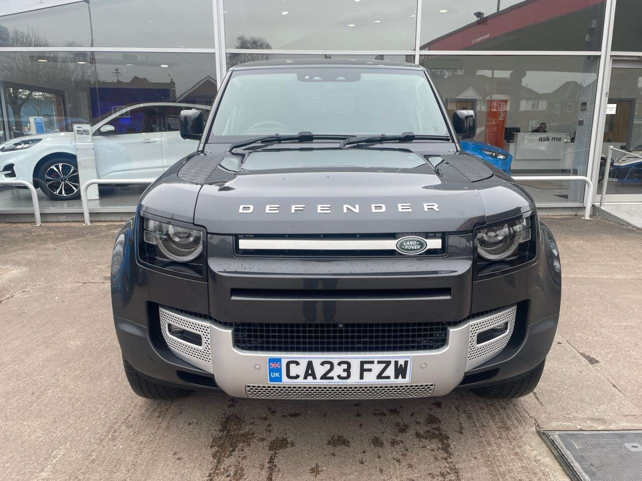 A 2023 LAND ROVER DEFENDER 3.0 D250 MHEV SE Hard Top SUV 5dr Diesel Auto 4WD MWB Euro 6 (s/s) (250 ps) A 2023 LAND ROVER DEFENDER 3.0 D250 MHEV SE Hard Top SUV 5dr Diesel Auto 4WD MWB Euro 6 (s/s) (250 ps)