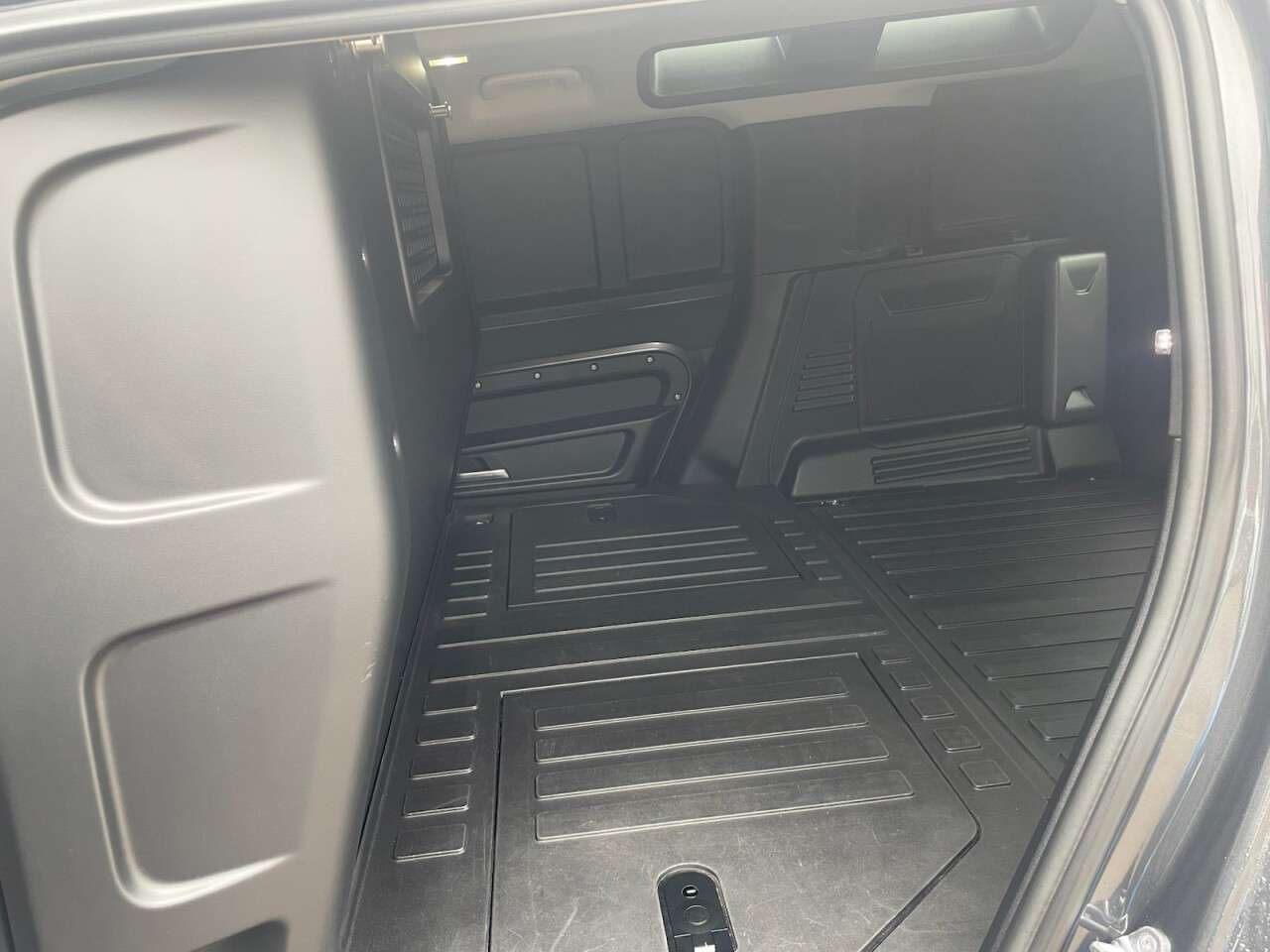 2023 LAND ROVER DEFENDER 2023 LAND ROVER DEFENDER