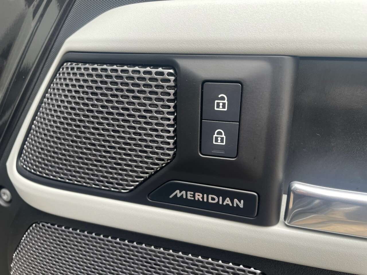 2023 LAND ROVER DEFENDER 2023 LAND ROVER DEFENDER
