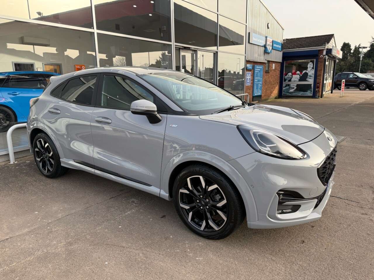 A 2022 FORD PUMA 1.0T EcoBoost MHEV ST-Line X SUV 5dr Petrol Hybrid DCT Euro 6 (s/s) (125 ps A 2022 FORD PUMA 1.0T EcoBoost MHEV ST-Line X SUV 5dr Petrol Hybrid DCT Euro 6 (s/s) (125 ps