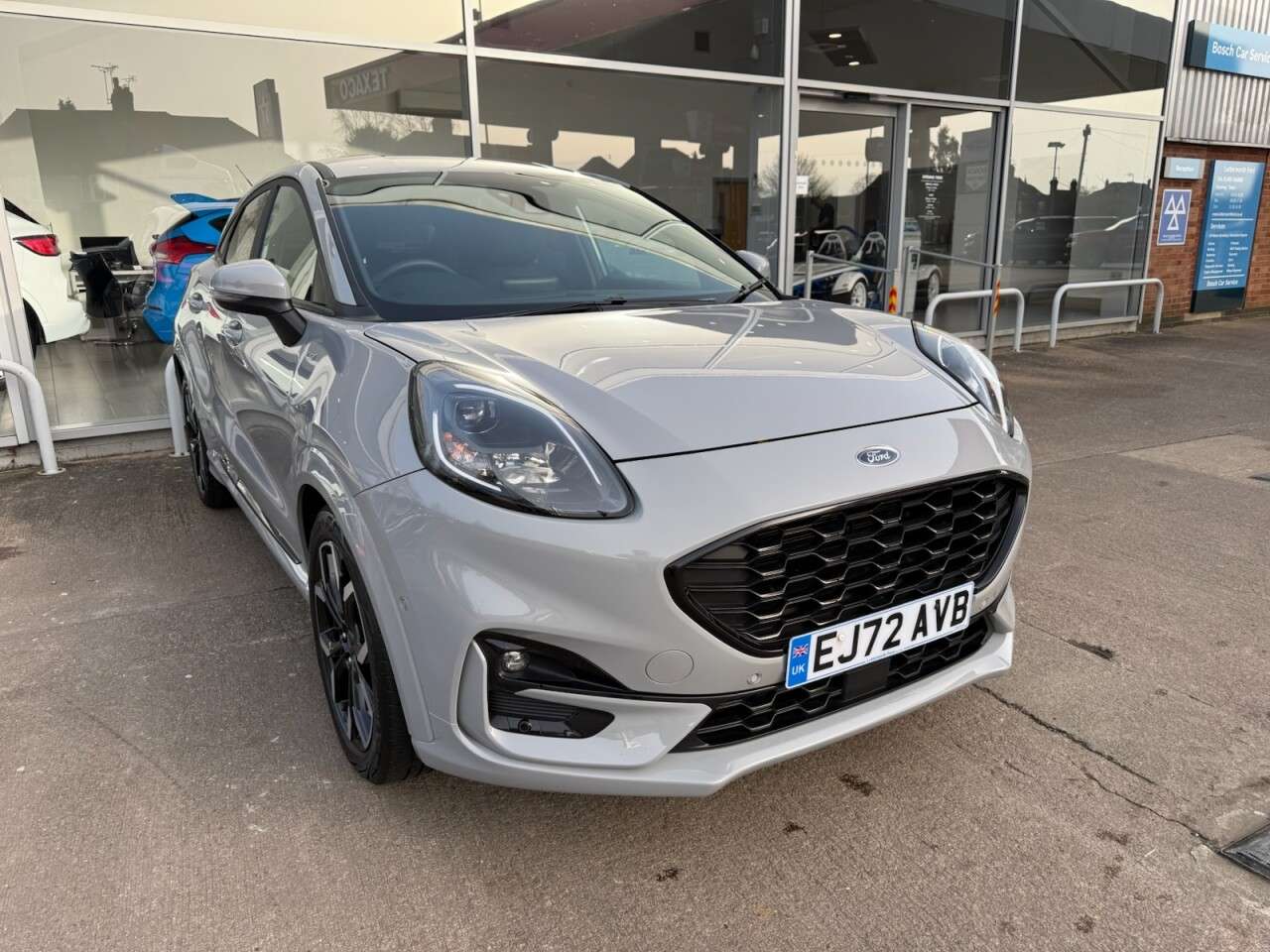 A 2022 FORD PUMA 1.0T EcoBoost MHEV ST-Line X SUV 5dr Petrol Hybrid DCT Euro 6 (s/s) (125 ps A 2022 FORD PUMA 1.0T EcoBoost MHEV ST-Line X SUV 5dr Petrol Hybrid DCT Euro 6 (s/s) (125 ps