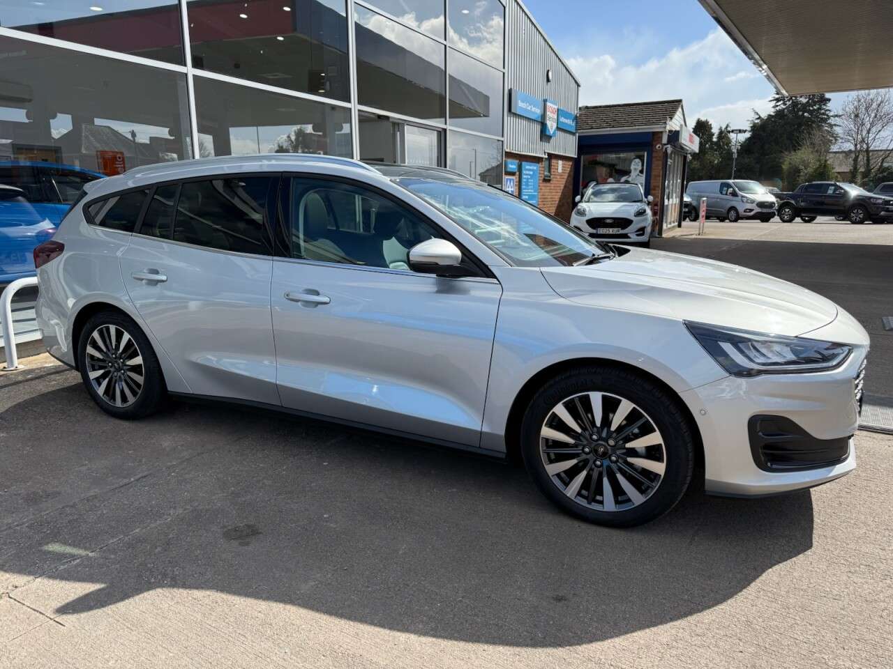 A 2024 FORD FOCUS 1.0T EcoBoost MHEV Titanium X Estate 5dr Petrol Hybrid DCT Euro 6 (s/s) (15 A 2024 FORD FOCUS 1.0T EcoBoost MHEV Titanium X Estate 5dr Petrol Hybrid DCT Euro 6 (s/s) (15