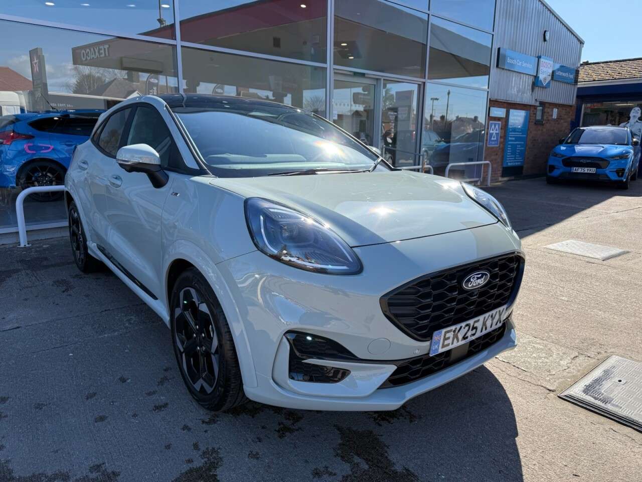 A 2025 FORD PUMA 1.0T EcoBoost MHEV ST-Line X SUV 5dr Petrol Hybrid DCT Euro 6 (s/s) (125 ps A 2025 FORD PUMA 1.0T EcoBoost MHEV ST-Line X SUV 5dr Petrol Hybrid DCT Euro 6 (s/s) (125 ps