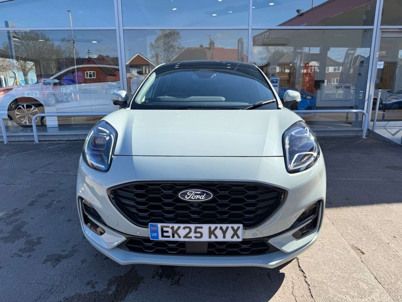 A 2025 FORD PUMA 1.0T EcoBoost MHEV ST-Line X SUV 5dr Petrol Hybrid DCT Euro 6 (s/s) (125 ps A 2025 FORD PUMA 1.0T EcoBoost MHEV ST-Line X SUV 5dr Petrol Hybrid DCT Euro 6 (s/s) (125 ps