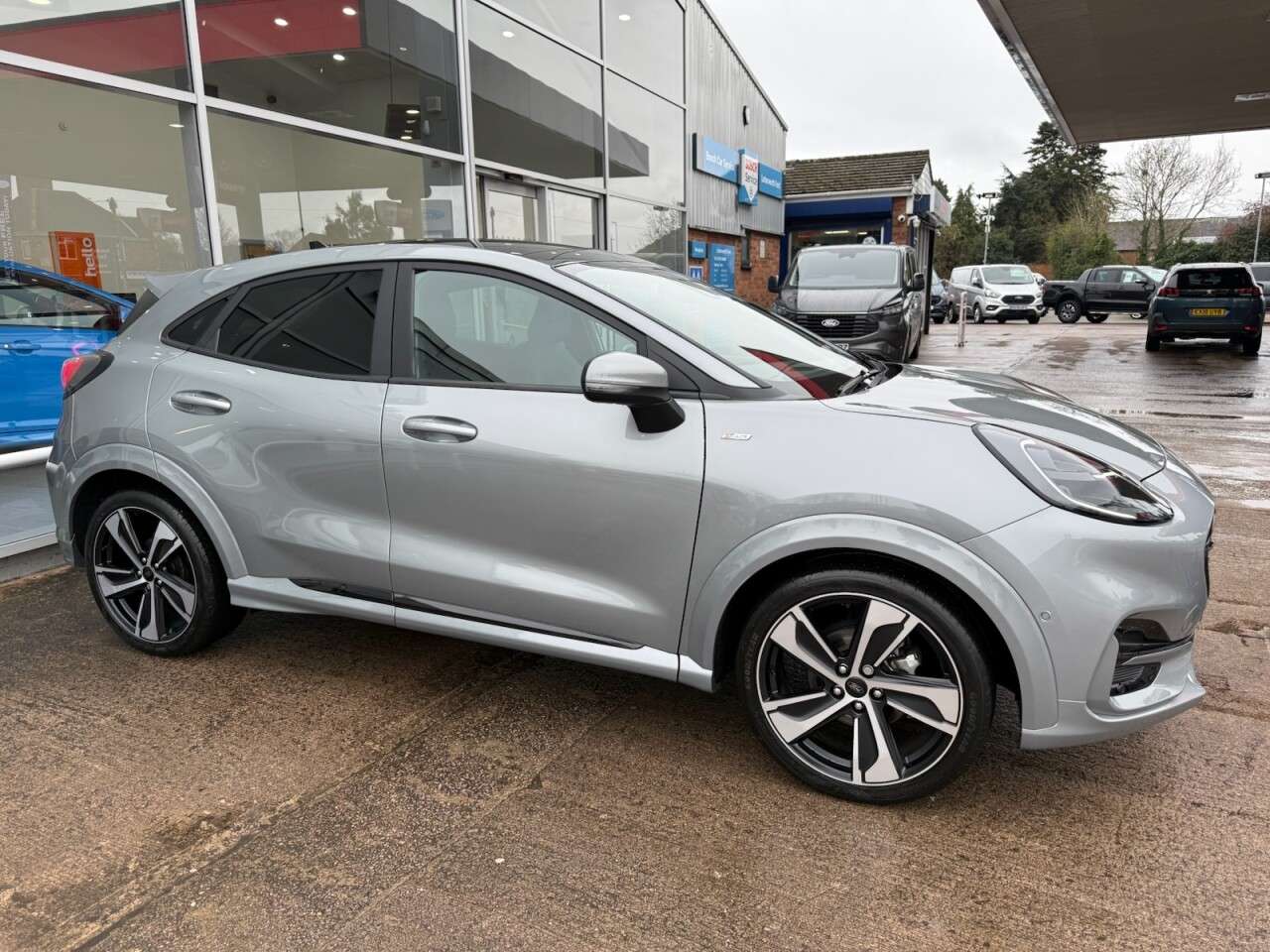 A 2024 FORD PUMA 1.0T EcoBoost MHEV ST-Line X SUV 5dr Petrol Hybrid DCT Euro 6 (s/s) (125 ps A 2024 FORD PUMA 1.0T EcoBoost MHEV ST-Line X SUV 5dr Petrol Hybrid DCT Euro 6 (s/s) (125 ps