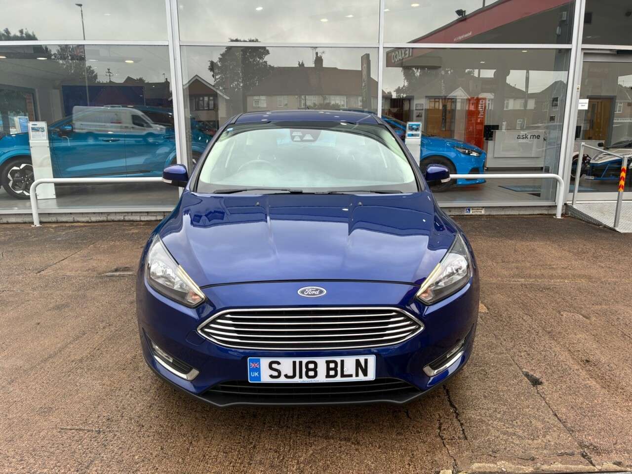 A 2018 FORD FOCUS 1.0T EcoBoost Titanium Hatchback 5dr Petrol Auto Euro 6 (s/s) (125 ps) A 2018 FORD FOCUS 1.0T EcoBoost Titanium Hatchback 5dr Petrol Auto Euro 6 (s/s) (125 ps)