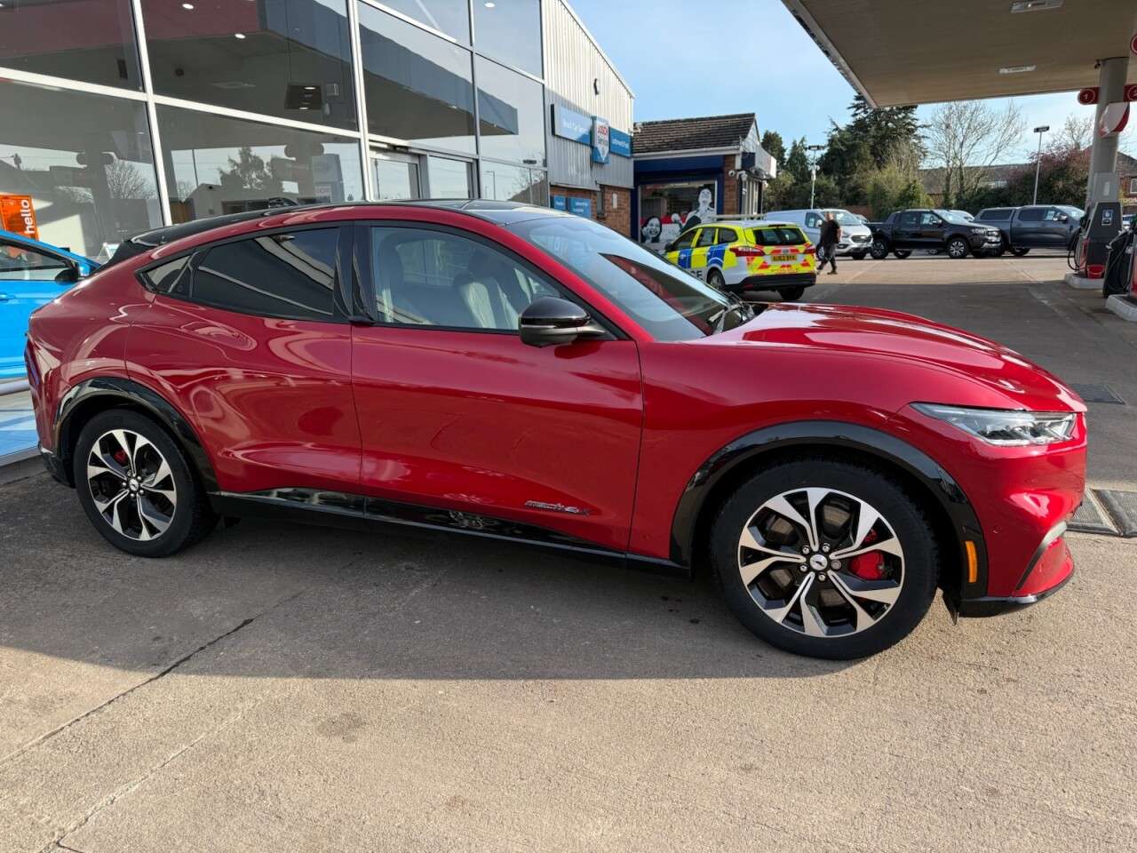 A 2022 FORD MUSTANG MACH-E Extended Range 91kWh SUV 5dr Electric Automatic AWD (351 ps) A 2022 FORD MUSTANG MACH-E Extended Range 91kWh SUV 5dr Electric Automatic AWD (351 ps)