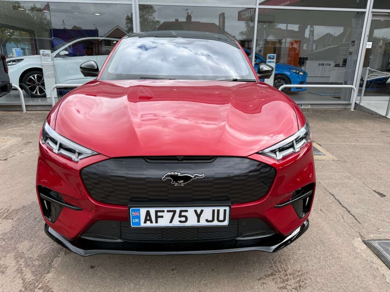 A 2025 FORD MUSTANG MACH-E Extended Range 91kWh GT SUV 5dr Electric Automatic AWD (487 ps) A 2025 FORD MUSTANG MACH-E Extended Range 91kWh GT SUV 5dr Electric Automatic AWD (487 ps)