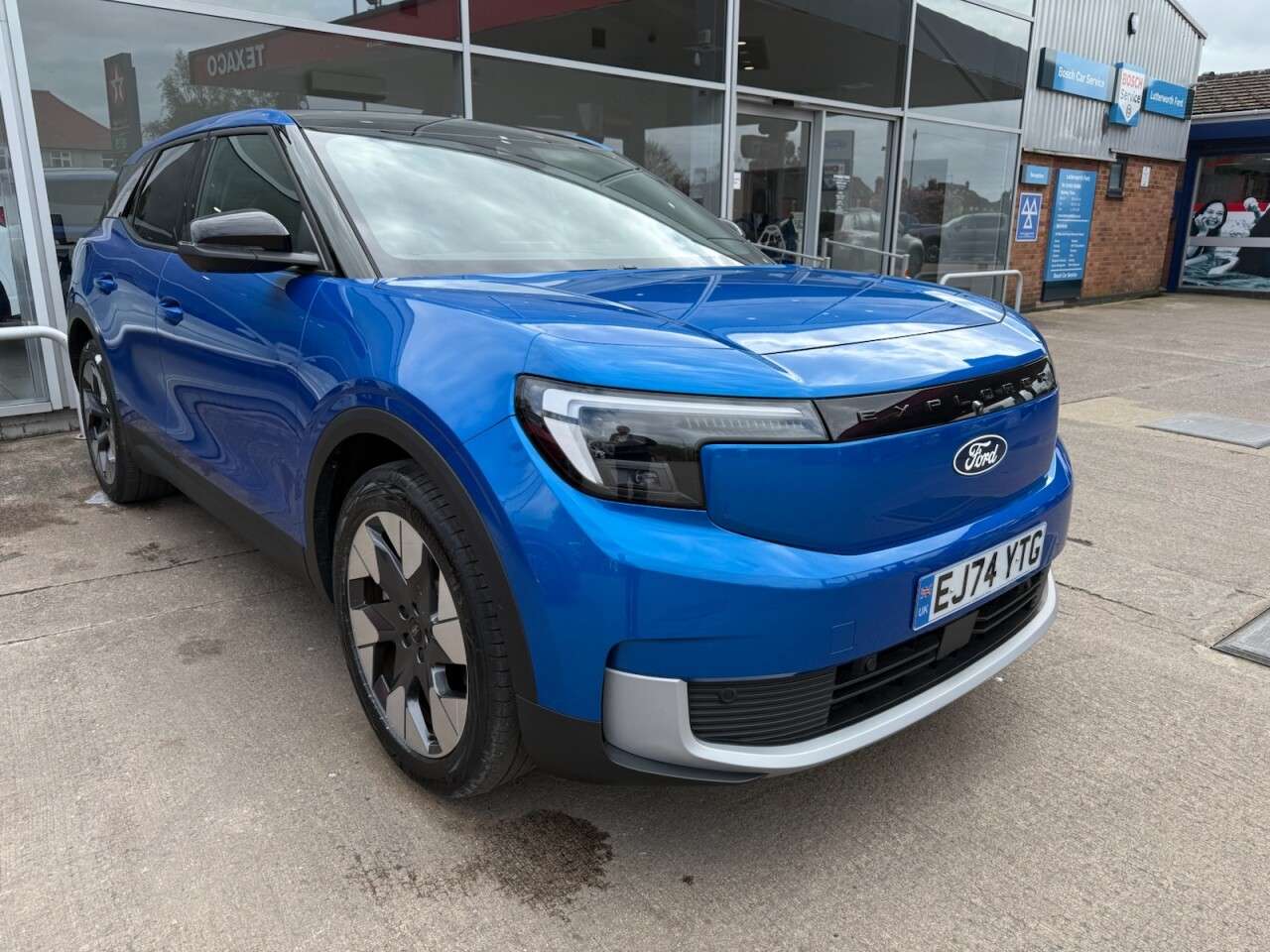 A 2024 FORD EXPLORER Extended Range 77kWh Premium SUV 5dr Electric Auto (286 ps) A 2024 FORD EXPLORER Extended Range 77kWh Premium SUV 5dr Electric Auto (286 ps)