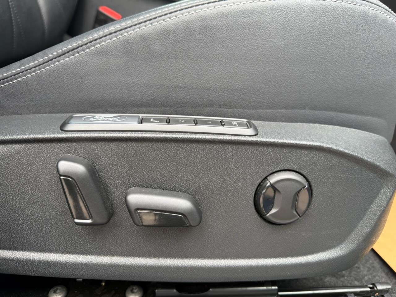 2024 FORD EXPLORER 2024 FORD EXPLORER