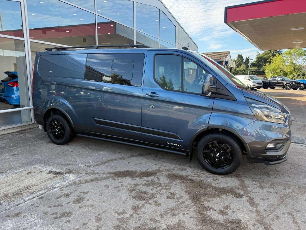 A 2021 FORD TRANSIT CUSTOM 2.0 320 EcoBlue Trail Crew Van Double Cab 5dr Diesel Manual L2 H1 Euro 6 (s A 2021 FORD TRANSIT CUSTOM 2.0 320 EcoBlue Trail Crew Van Double Cab 5dr Diesel Manual L2 H1 Euro 6 (s