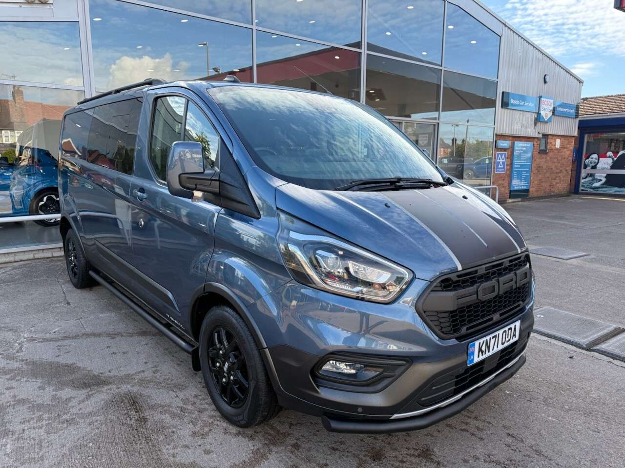 A 2021 FORD TRANSIT CUSTOM 2.0 320 EcoBlue Trail Crew Van Double Cab 5dr Diesel Manual L2 H1 Euro 6 (s A 2021 FORD TRANSIT CUSTOM 2.0 320 EcoBlue Trail Crew Van Double Cab 5dr Diesel Manual L2 H1 Euro 6 (s