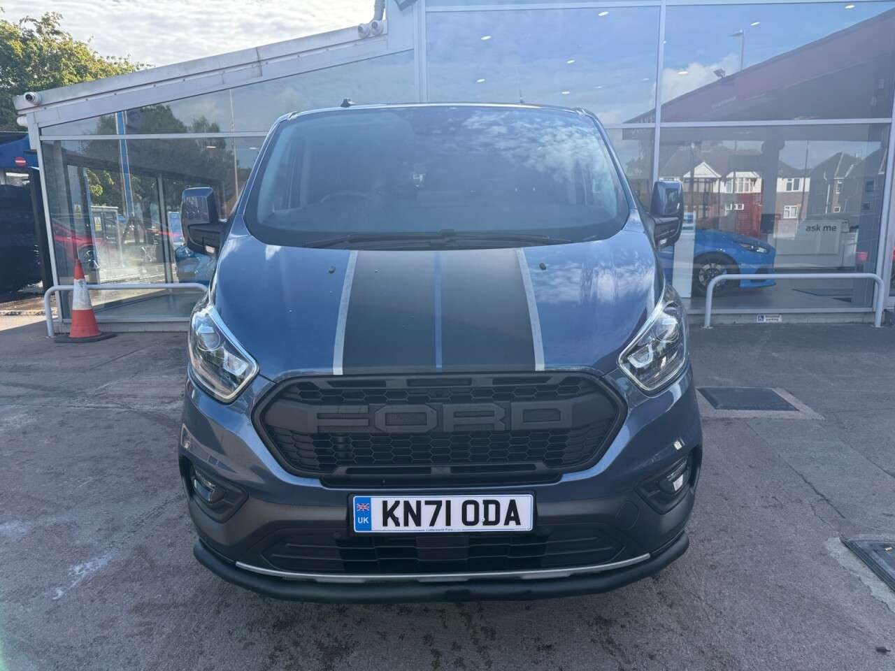 A 2021 FORD TRANSIT CUSTOM 2.0 320 EcoBlue Trail Crew Van Double Cab 5dr Diesel Manual L2 H1 Euro 6 (s A 2021 FORD TRANSIT CUSTOM 2.0 320 EcoBlue Trail Crew Van Double Cab 5dr Diesel Manual L2 H1 Euro 6 (s