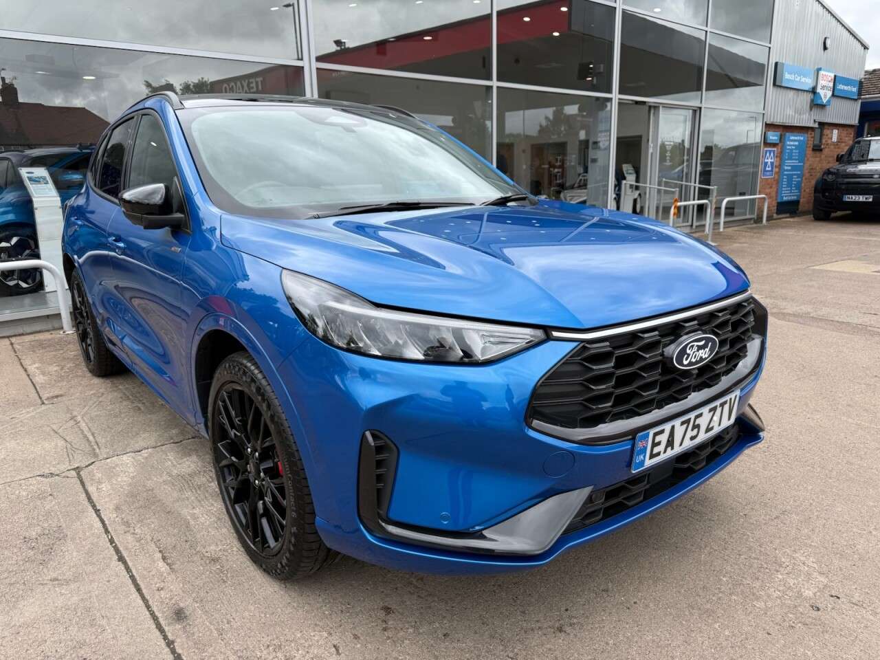A 2025 FORD KUGA 2.5 Duratec 14.4kWh ST-Line X Black Package SUV 5dr Petrol Plug-in Hybrid C A 2025 FORD KUGA 2.5 Duratec 14.4kWh ST-Line X Black Package SUV 5dr Petrol Plug-in Hybrid C