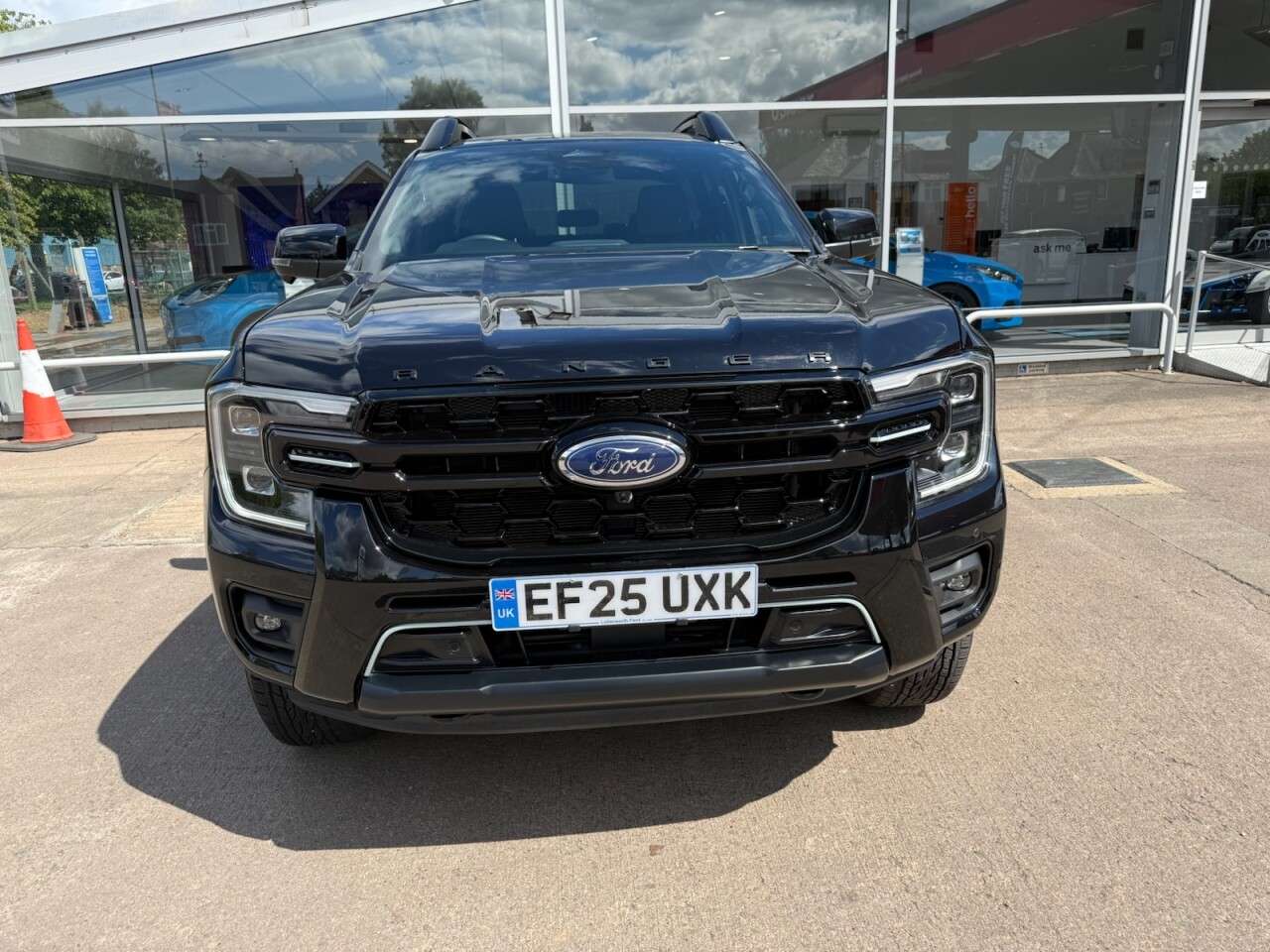 A 2025 FORD RANGER 2.3 EcoBoost 11.8kWh Stormtrak Pickup Double Cab 4dr Petrol Plug-in Hybrid A 2025 FORD RANGER 2.3 EcoBoost 11.8kWh Stormtrak Pickup Double Cab 4dr Petrol Plug-in Hybrid