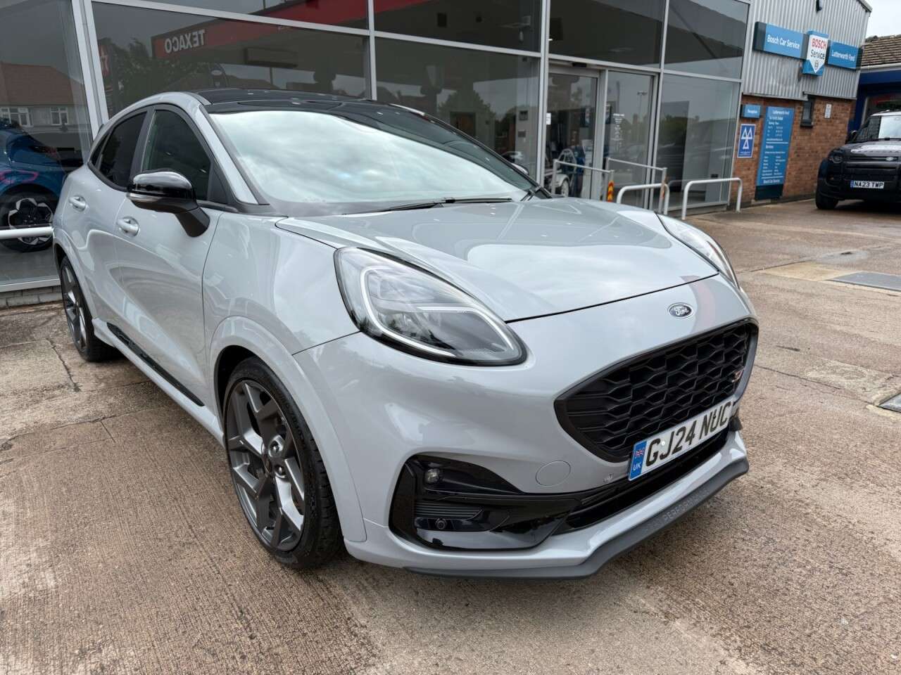A 2024 FORD PUMA 1.5T EcoBoost ST SUV 5dr Petrol Manual Euro 6 (s/s) (200 ps) A 2024 FORD PUMA 1.5T EcoBoost ST SUV 5dr Petrol Manual Euro 6 (s/s) (200 ps)