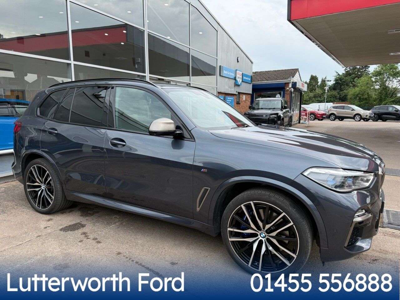 A 2019 BMW X5 4.4 M50i V8 SUV 5dr Petrol Auto xDrive Euro 6 (s/s) (530 ps) A 2019 BMW X5 4.4 M50i V8 SUV 5dr Petrol Auto xDrive Euro 6 (s/s) (530 ps)