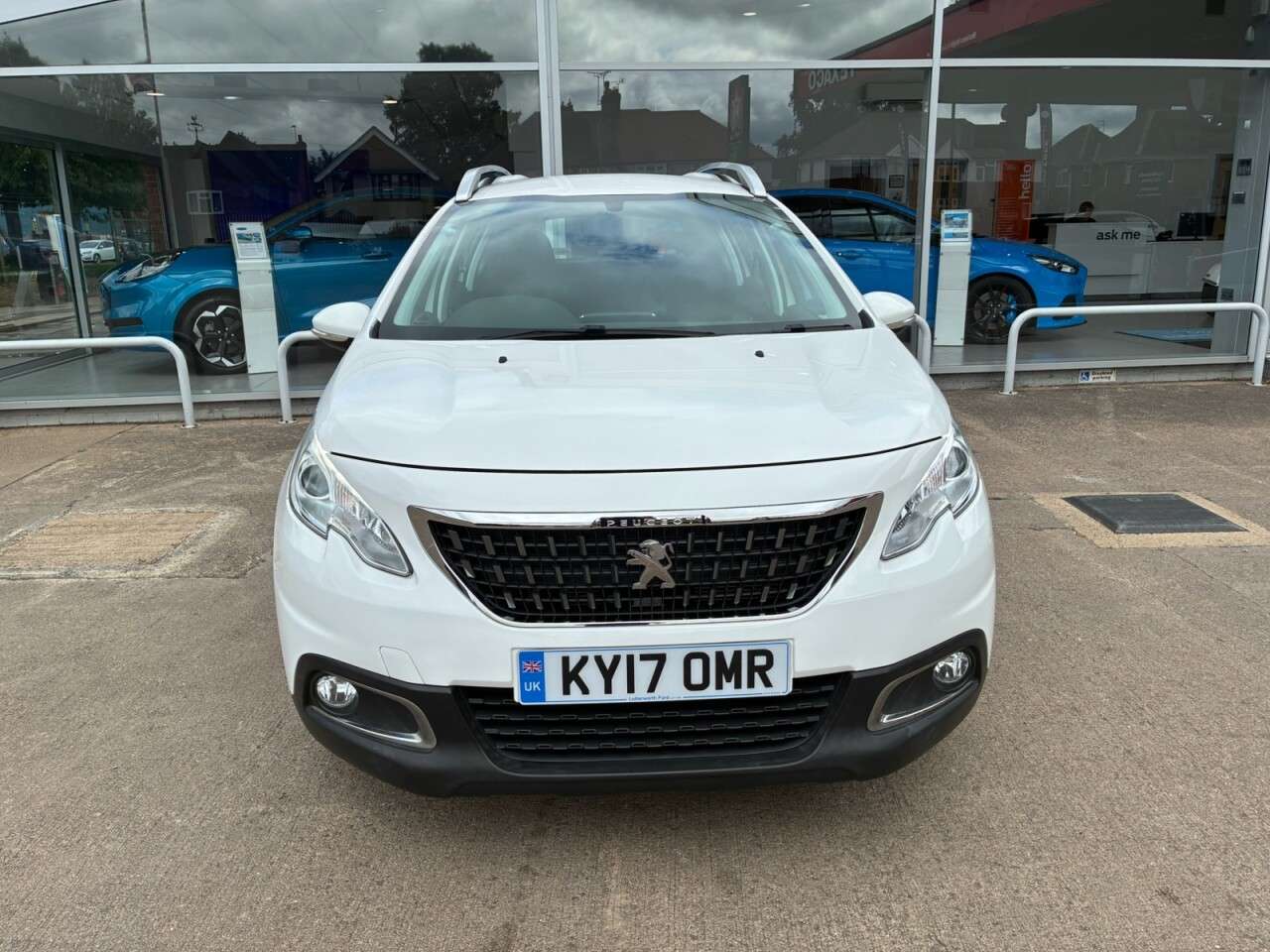 A 2017 PEUGEOT 2008 1.6 BlueHDi Active SUV 5dr Diesel Manual Euro 6 (75 ps) A 2017 PEUGEOT 2008 1.6 BlueHDi Active SUV 5dr Diesel Manual Euro 6 (75 ps)