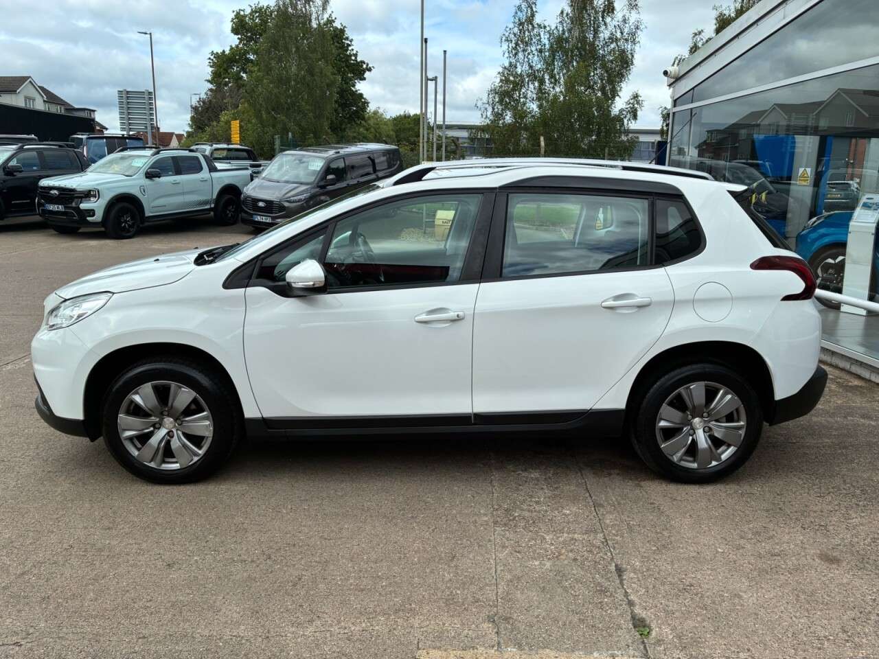 2017 PEUGEOT 2008 2017 PEUGEOT 2008