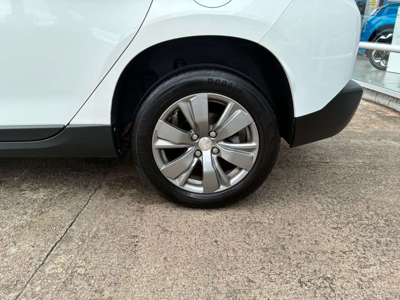 2017 PEUGEOT 2008 2017 PEUGEOT 2008