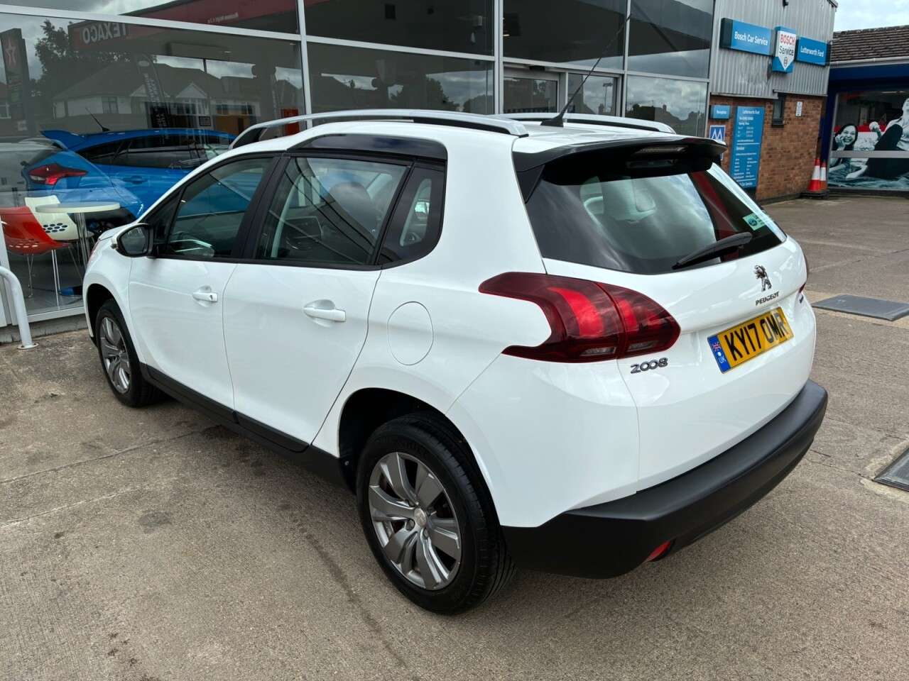2017 PEUGEOT 2008 2017 PEUGEOT 2008