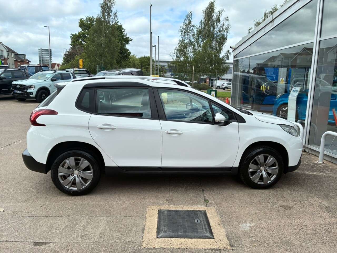 2017 PEUGEOT 2008 2017 PEUGEOT 2008