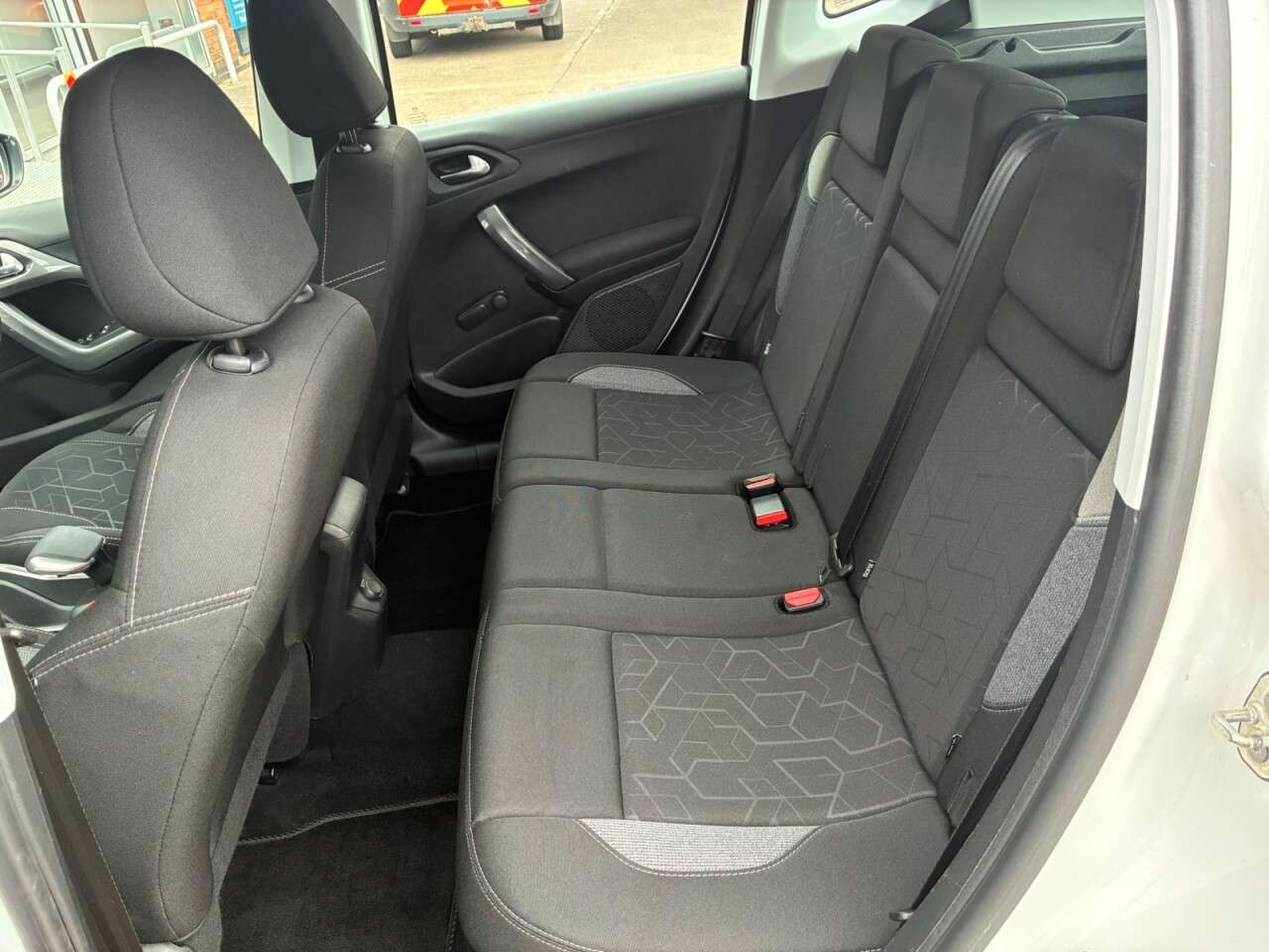 2017 PEUGEOT 2008 2017 PEUGEOT 2008