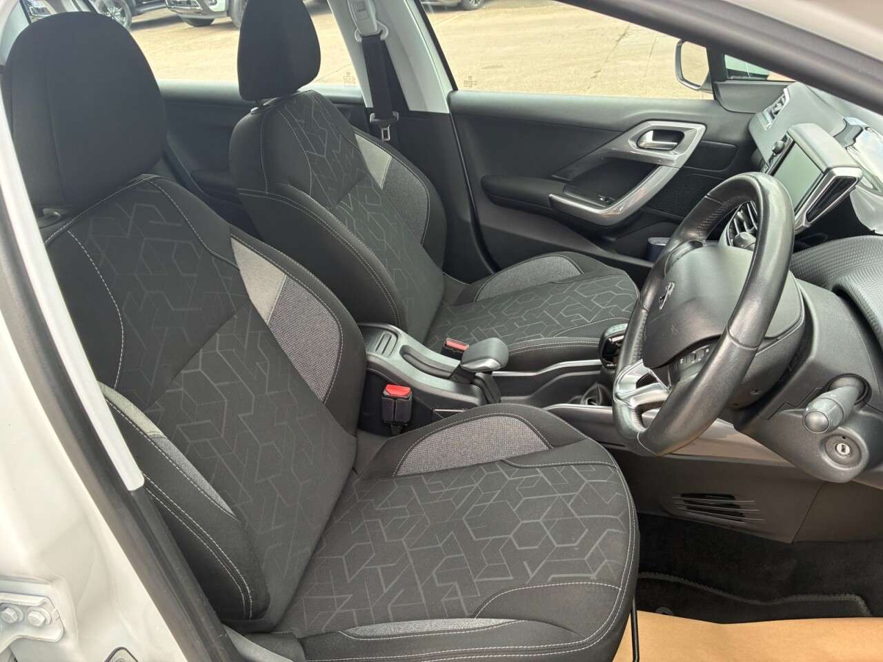 2017 PEUGEOT 2008 2017 PEUGEOT 2008
