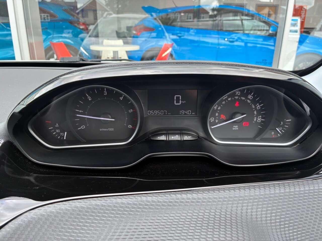 2017 PEUGEOT 2008 2017 PEUGEOT 2008