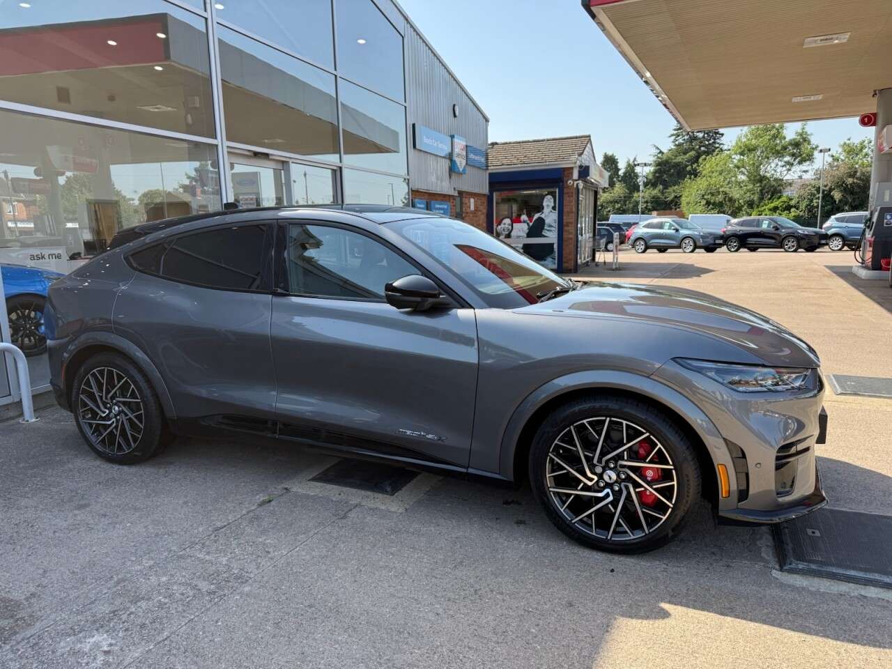 A 2025 FORD MUSTANG MACH-E Extended Range 91kWh GT SUV 5dr Electric Automatic AWD (487 ps) A 2025 FORD MUSTANG MACH-E Extended Range 91kWh GT SUV 5dr Electric Automatic AWD (487 ps)