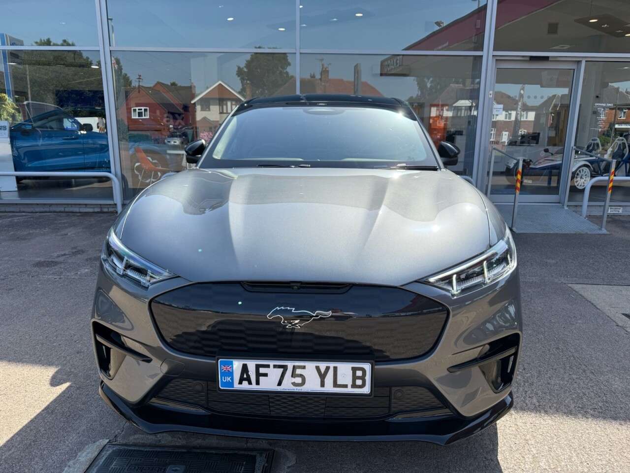 A 2025 FORD MUSTANG MACH-E Extended Range 91kWh GT SUV 5dr Electric Automatic AWD (487 ps) A 2025 FORD MUSTANG MACH-E Extended Range 91kWh GT SUV 5dr Electric Automatic AWD (487 ps)