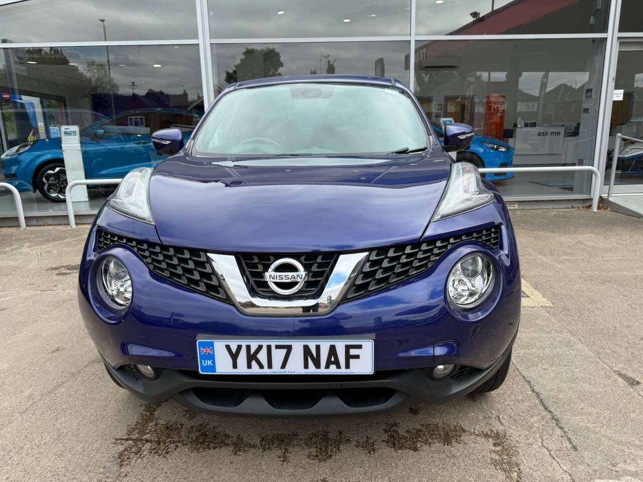 A 2017 NISSAN JUKE 1.6 Tekna SUV 5dr Petrol XTRON Euro 6 (117 ps) A 2017 NISSAN JUKE 1.6 Tekna SUV 5dr Petrol XTRON Euro 6 (117 ps)
