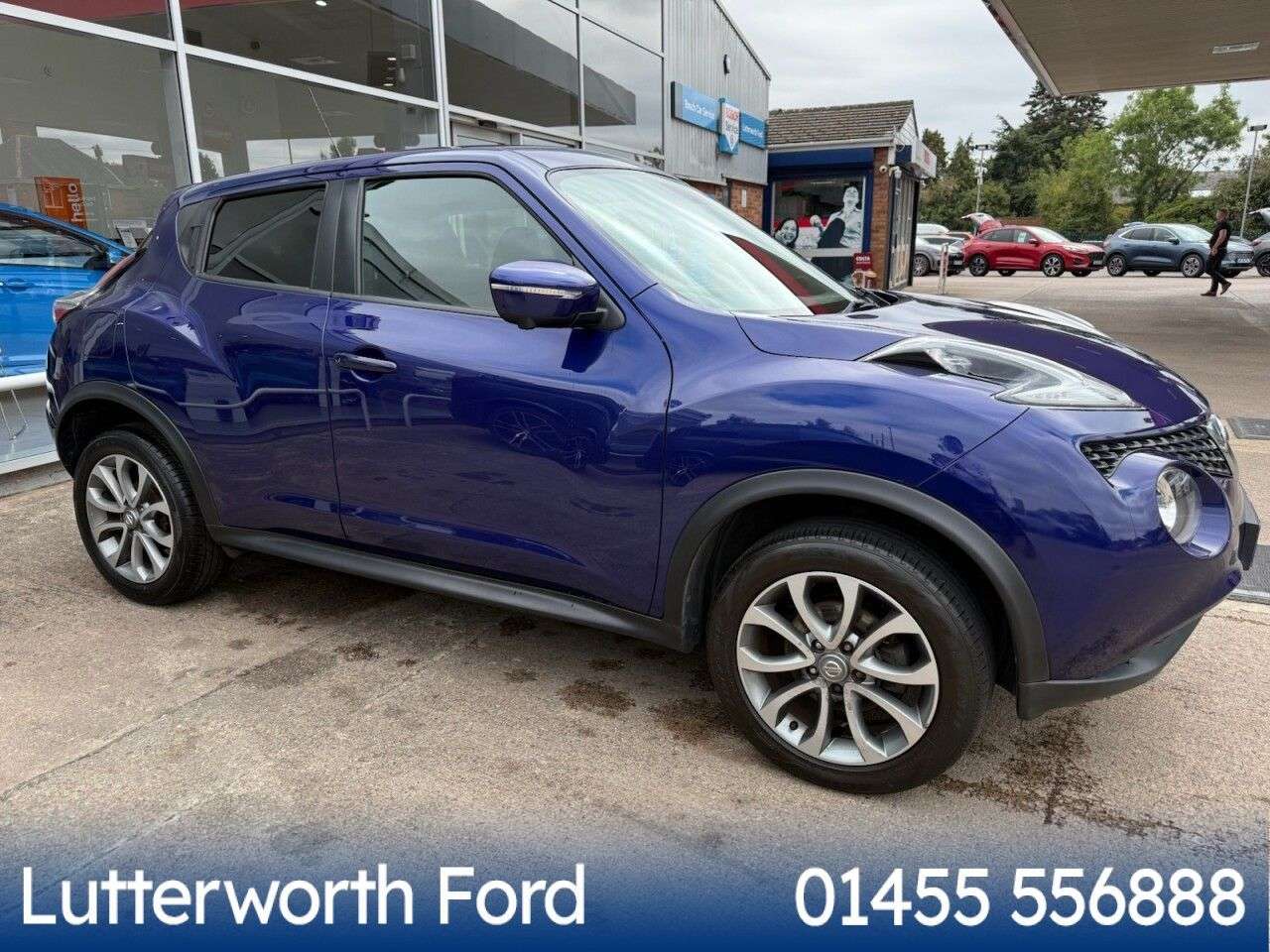 A 2017 NISSAN JUKE 1.6 Tekna SUV 5dr Petrol XTRON Euro 6 (117 ps) A 2017 NISSAN JUKE 1.6 Tekna SUV 5dr Petrol XTRON Euro 6 (117 ps)
