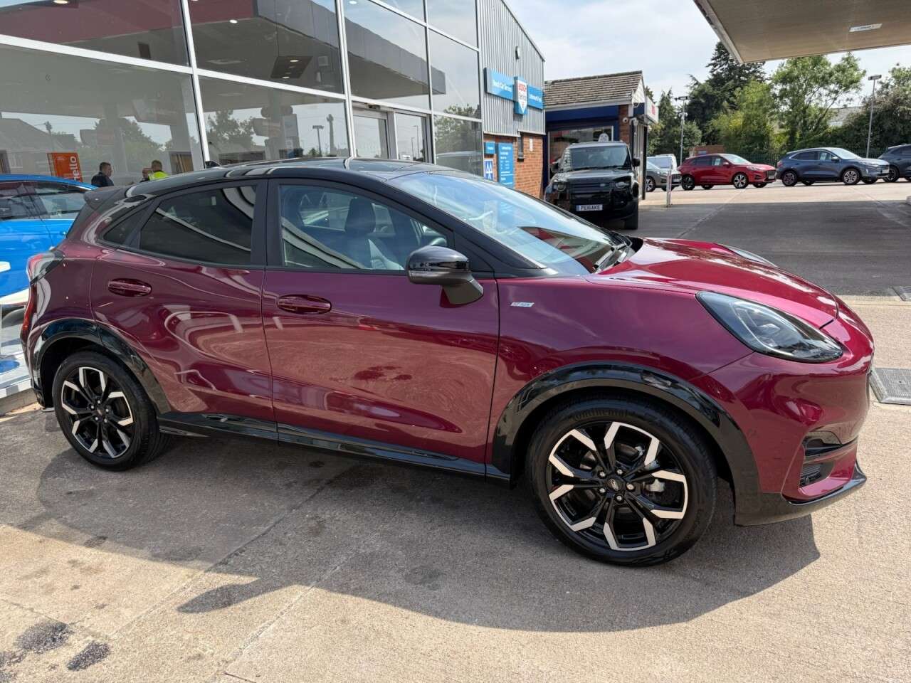 A 2023 FORD PUMA 1.0T EcoBoost MHEV Vivid Ruby Edition SUV 5dr Petrol Hybrid DCT Euro 6 (s/s A 2023 FORD PUMA 1.0T EcoBoost MHEV Vivid Ruby Edition SUV 5dr Petrol Hybrid DCT Euro 6 (s/s