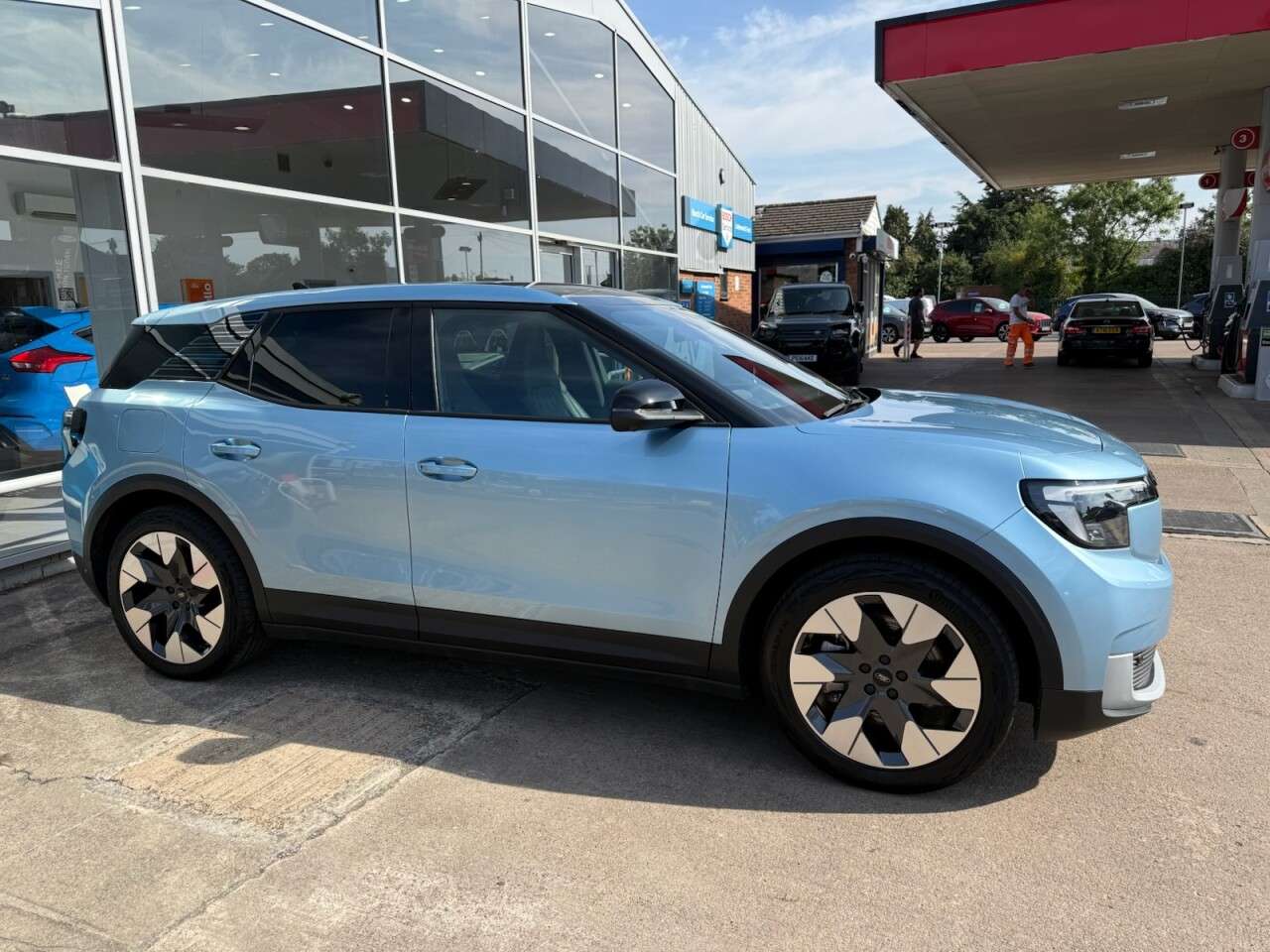 A 2024 FORD EXPLORER Extended Range 77kWh Premium SUV 5dr Electric Auto (286 ps) A 2024 FORD EXPLORER Extended Range 77kWh Premium SUV 5dr Electric Auto (286 ps)