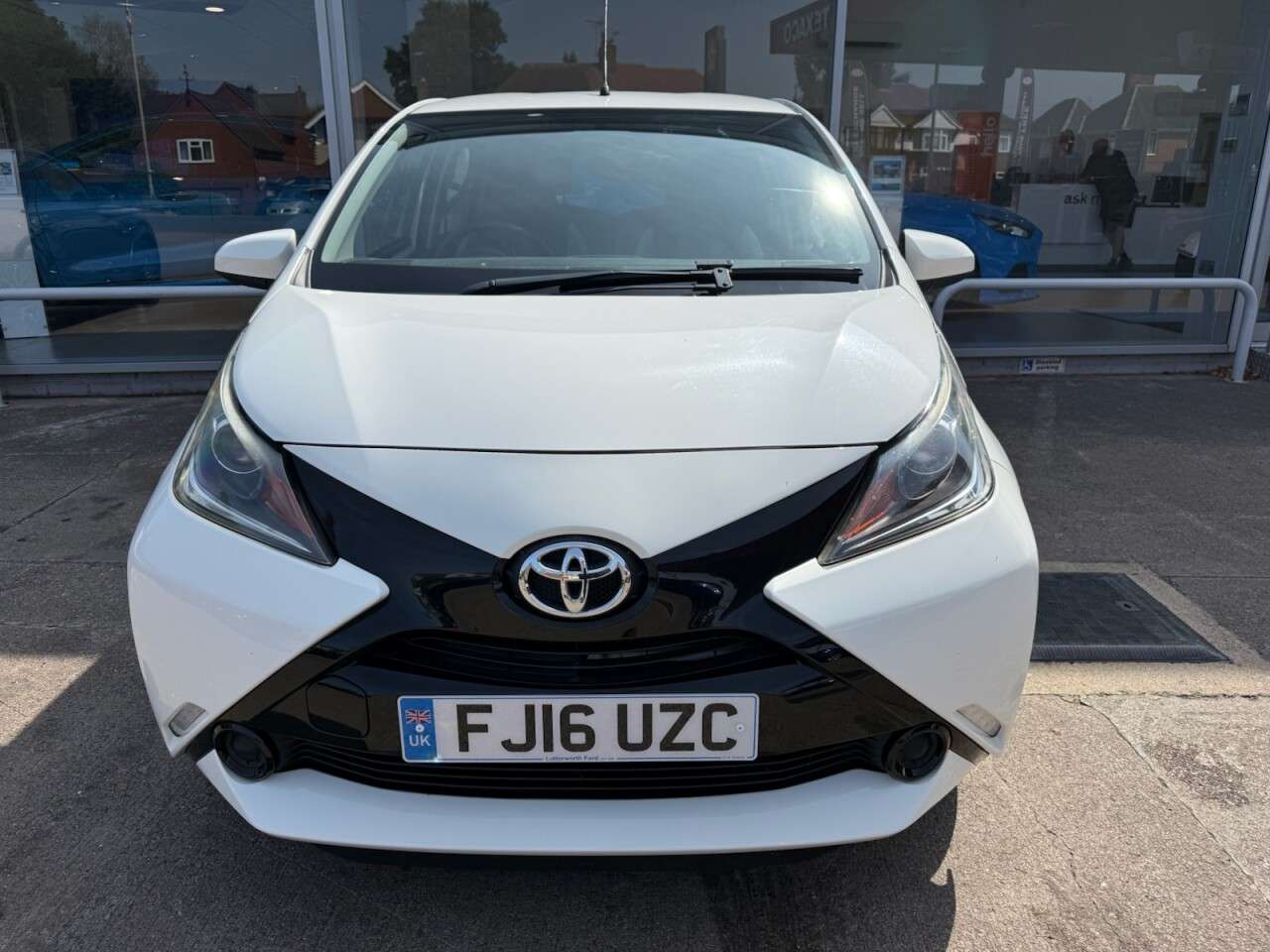 A 2016 TOYOTA AYGO 1.0 VVT-i x-play Hatchback 5dr Petrol Manual Euro 5 Euro 5 (68 ps) A 2016 TOYOTA AYGO 1.0 VVT-i x-play Hatchback 5dr Petrol Manual Euro 5 Euro 5 (68 ps)