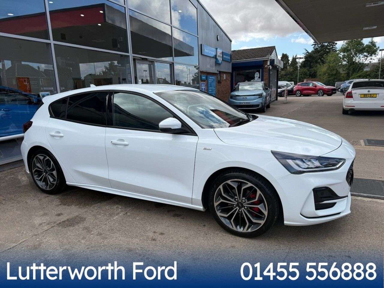 A 2024 FORD FOCUS 1.0T EcoBoost MHEV ST-Line X Hatchback 5dr Petrol Hybrid DCT Euro 6 (s/s) ( A 2024 FORD FOCUS 1.0T EcoBoost MHEV ST-Line X Hatchback 5dr Petrol Hybrid DCT Euro 6 (s/s) (