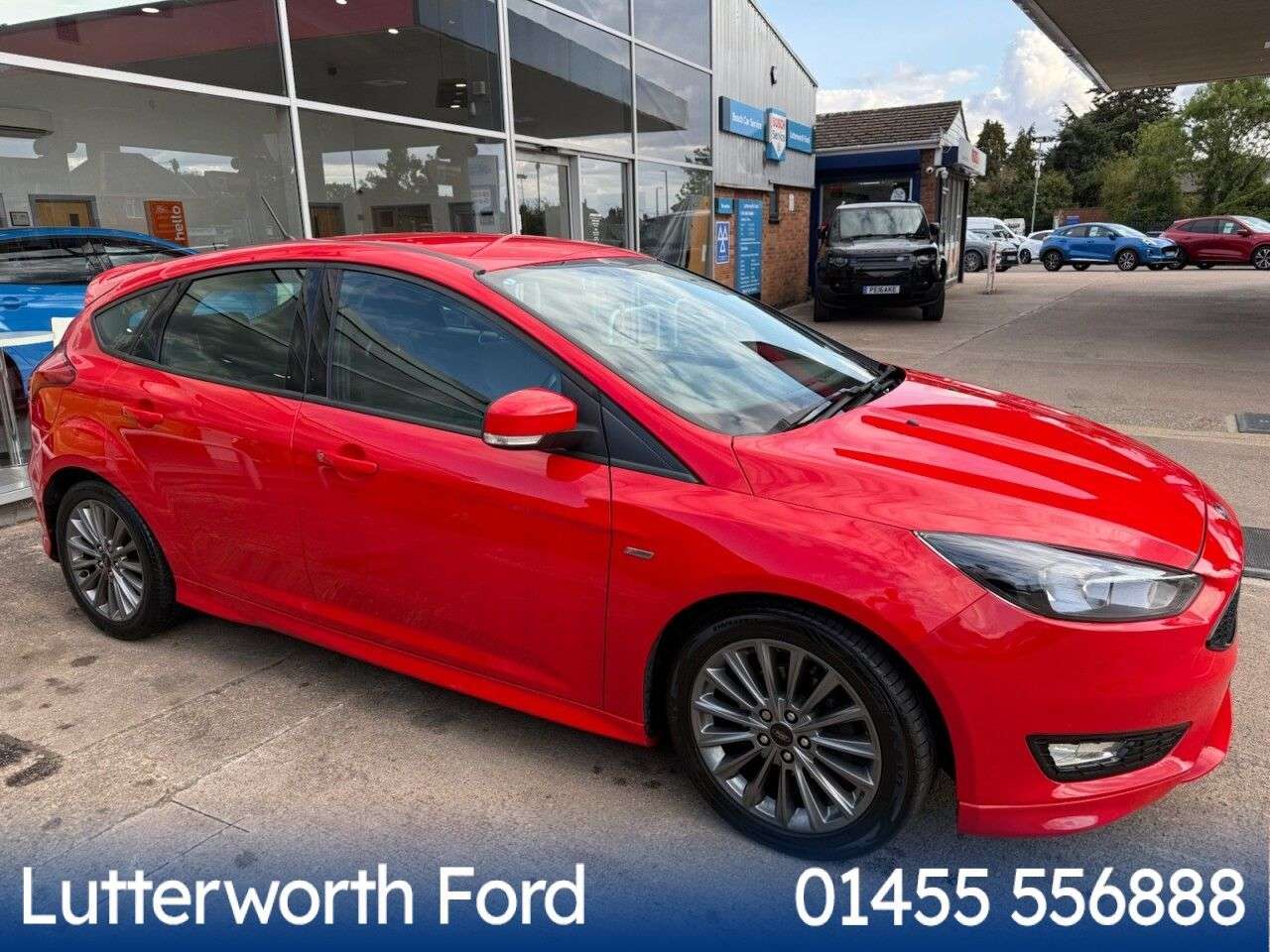 A 2018 FORD FOCUS 1.0T EcoBoost ST-Line Hatchback 5dr Petrol Manual Euro 6 (s/s) (140 ps) A 2018 FORD FOCUS 1.0T EcoBoost ST-Line Hatchback 5dr Petrol Manual Euro 6 (s/s) (140 ps)