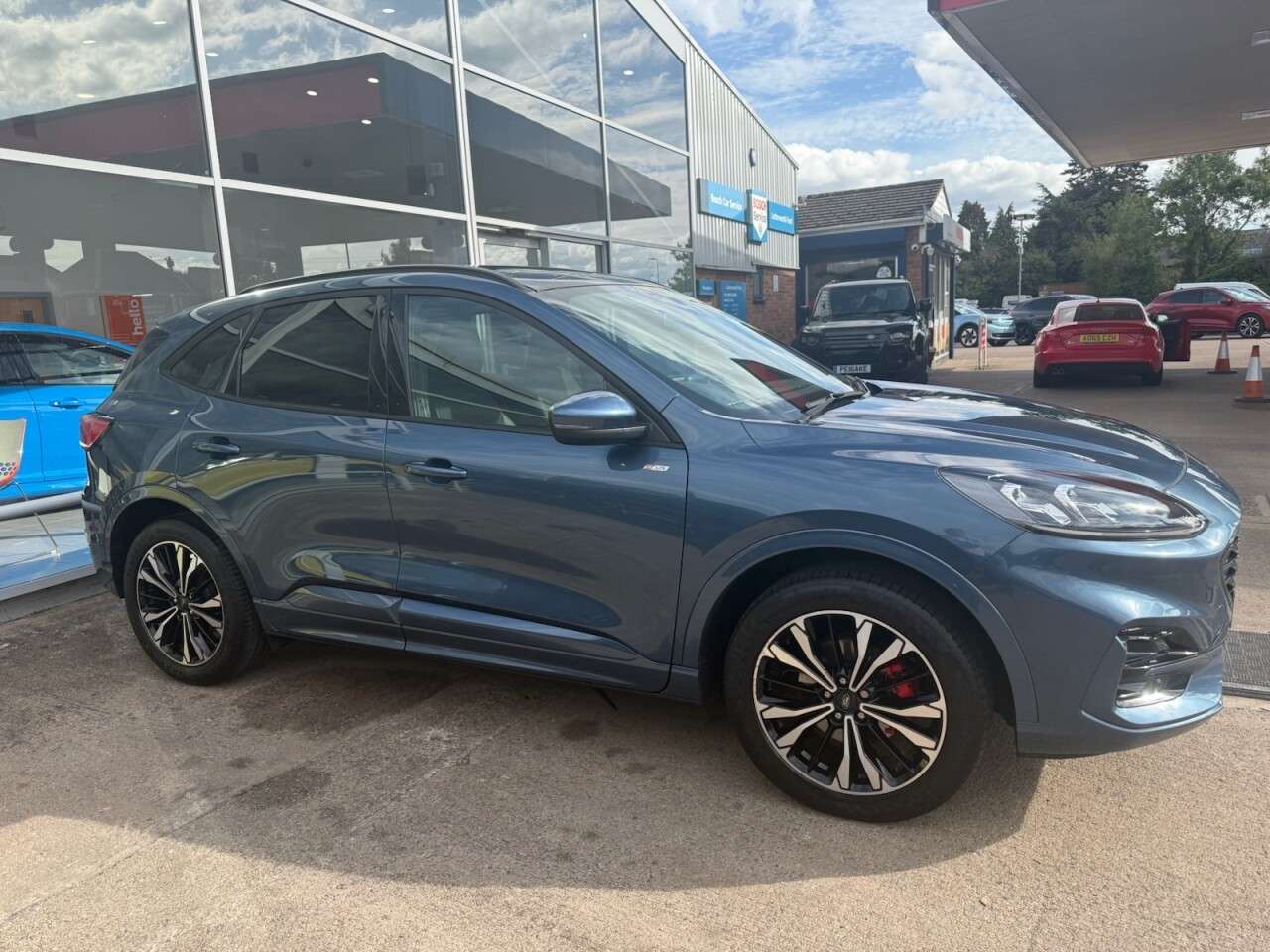 A 2023 FORD KUGA 2.5 EcoBoost Duratec 14.4kWh ST-Line X SUV 5dr Petrol Plug-in Hybrid CVT Eu A 2023 FORD KUGA 2.5 EcoBoost Duratec 14.4kWh ST-Line X SUV 5dr Petrol Plug-in Hybrid CVT Eu