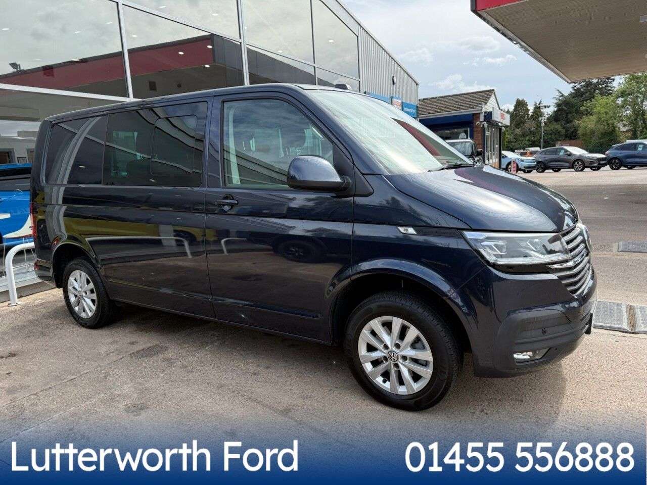 A 2022 VOLKSWAGEN TRANSPORTER 2.0 TDI T30 Highline Kombi Double Cab 5dr Diesel DSG FWD SWB Euro 6 (s/s) ( A 2022 VOLKSWAGEN TRANSPORTER 2.0 TDI T30 Highline Kombi Double Cab 5dr Diesel DSG FWD SWB Euro 6 (s/s) (