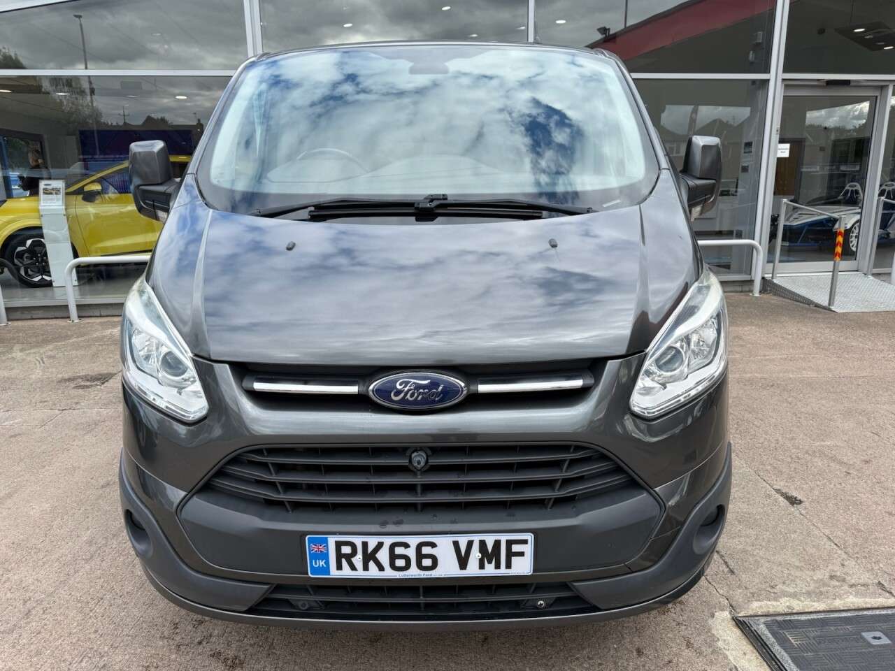 A 2016 FORD TRANSIT CUSTOM 2.2 TDCi 270 Limited Panel Van 5dr Diesel Manual L1 H1 (186 g/km, 123 bhp) A 2016 FORD TRANSIT CUSTOM 2.2 TDCi 270 Limited Panel Van 5dr Diesel Manual L1 H1 (186 g/km, 123 bhp)
