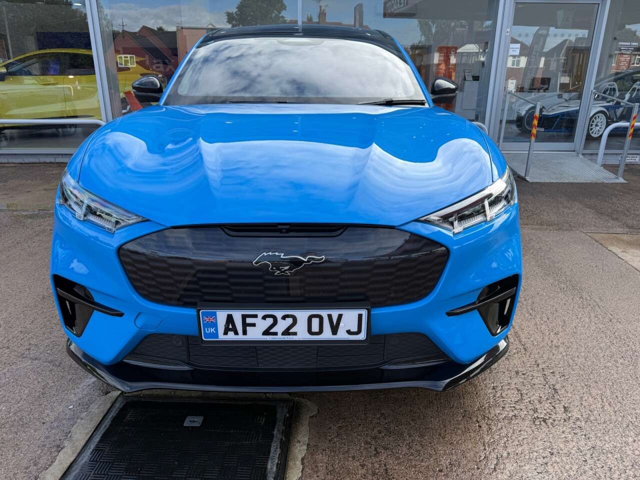 A 2022 FORD MUSTANG MACH-E Extended Range 91kWh GT SUV 5dr Electric Automatic AWD (487 ps) A 2022 FORD MUSTANG MACH-E Extended Range 91kWh GT SUV 5dr Electric Automatic AWD (487 ps)