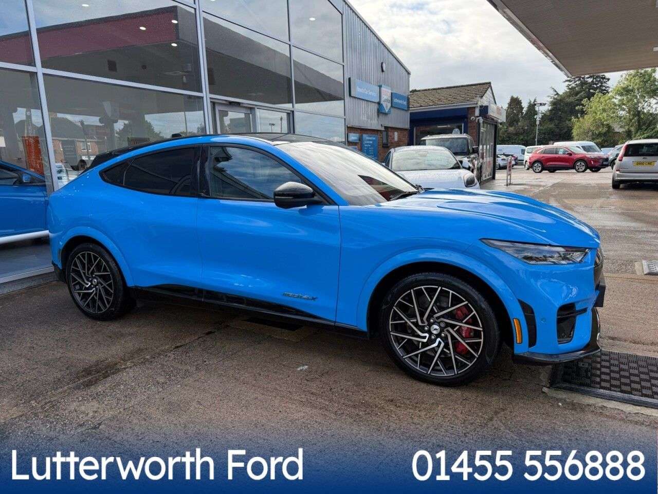 A 2022 FORD MUSTANG MACH-E Extended Range 91kWh GT SUV 5dr Electric Automatic AWD (487 ps) A 2022 FORD MUSTANG MACH-E Extended Range 91kWh GT SUV 5dr Electric Automatic AWD (487 ps)