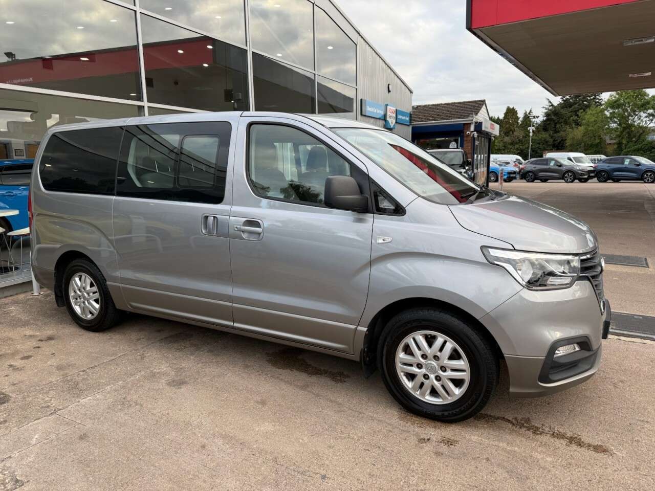 A 2019 HYUNDAI I800 2.5 CRDi SE Nav MPV 5dr Diesel Manual Euro 6 (136 ps) A 2019 HYUNDAI I800 2.5 CRDi SE Nav MPV 5dr Diesel Manual Euro 6 (136 ps)