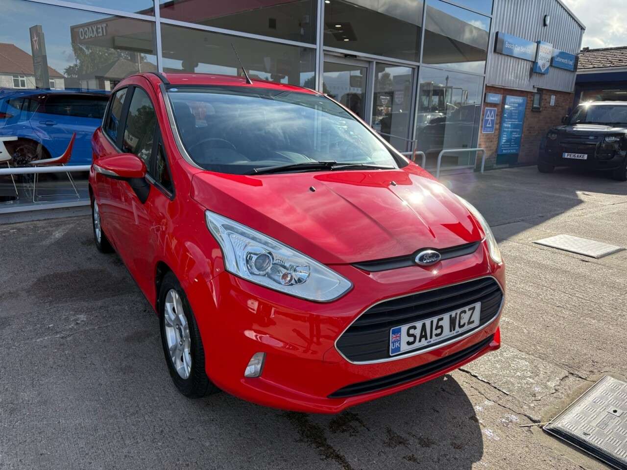 A 2015 FORD B-MAX 1.4 Zetec MPV 5dr Petrol Manual Euro 5 (90 ps) A 2015 FORD B-MAX 1.4 Zetec MPV 5dr Petrol Manual Euro 5 (90 ps)