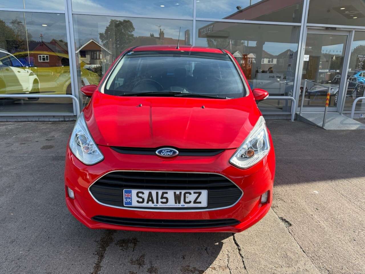 A 2015 FORD B-MAX 1.4 Zetec MPV 5dr Petrol Manual Euro 5 (90 ps) A 2015 FORD B-MAX 1.4 Zetec MPV 5dr Petrol Manual Euro 5 (90 ps)