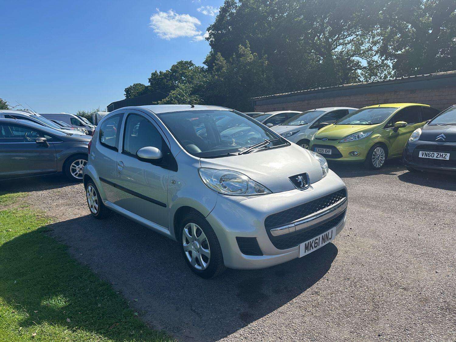 2011 PEUGEOT 107 2011 PEUGEOT 107