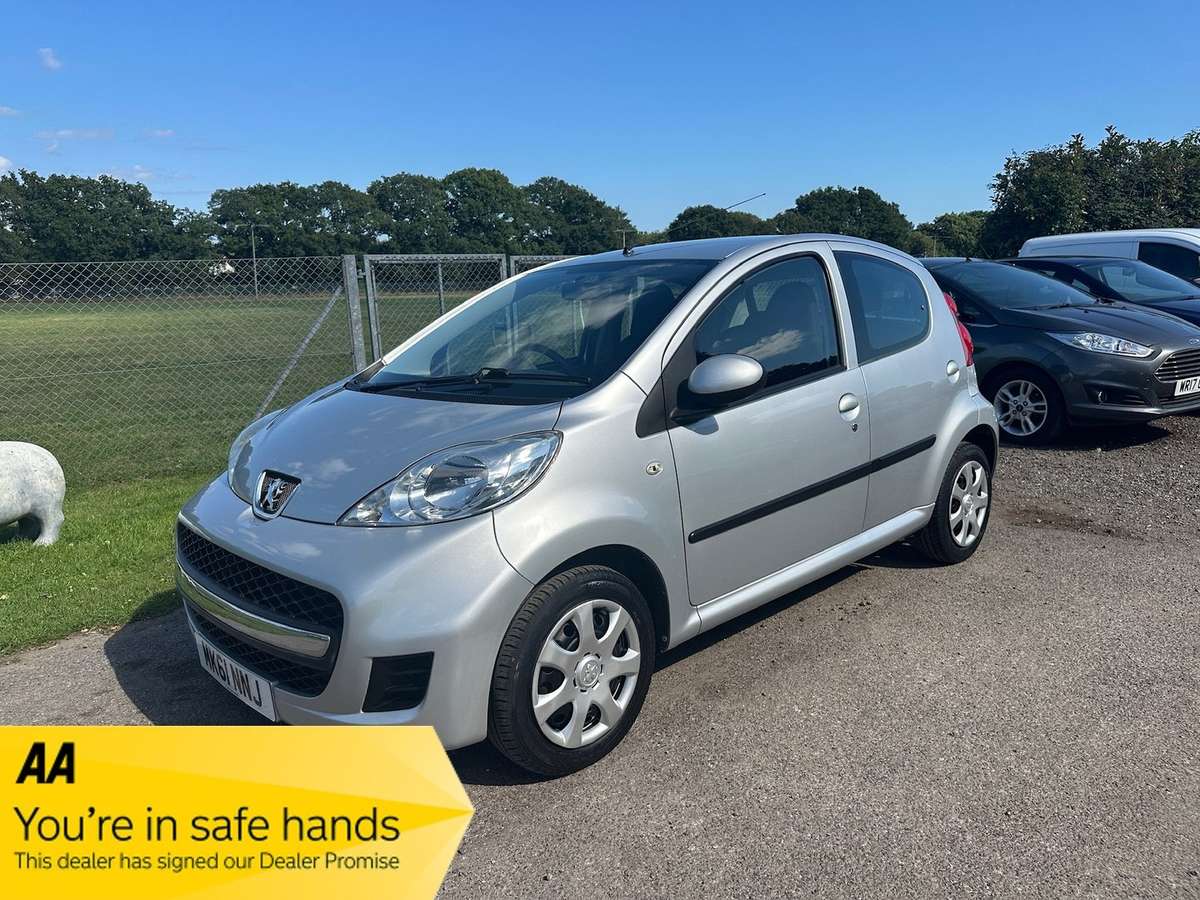Check out this Peugeot 107 2011 Petrol Manual