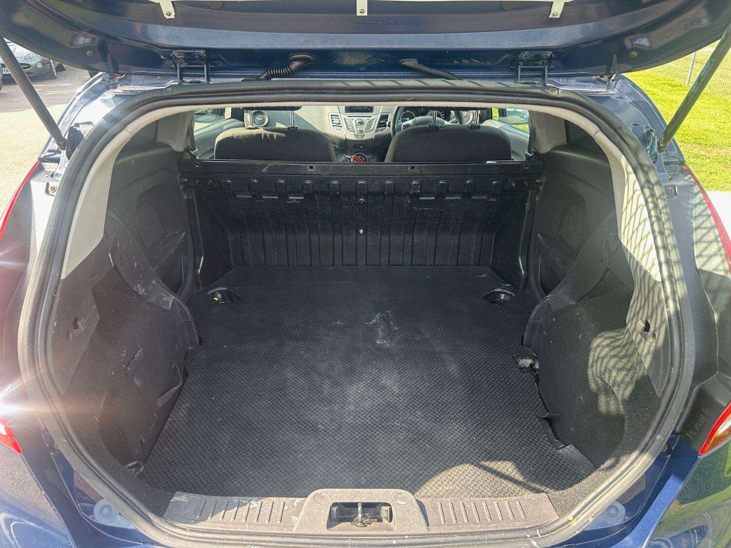 A 2014 FORD FIESTA VAN 1.6 TDCi ECOnetic II A 2014 FORD FIESTA VAN 1.6 TDCi ECOnetic II